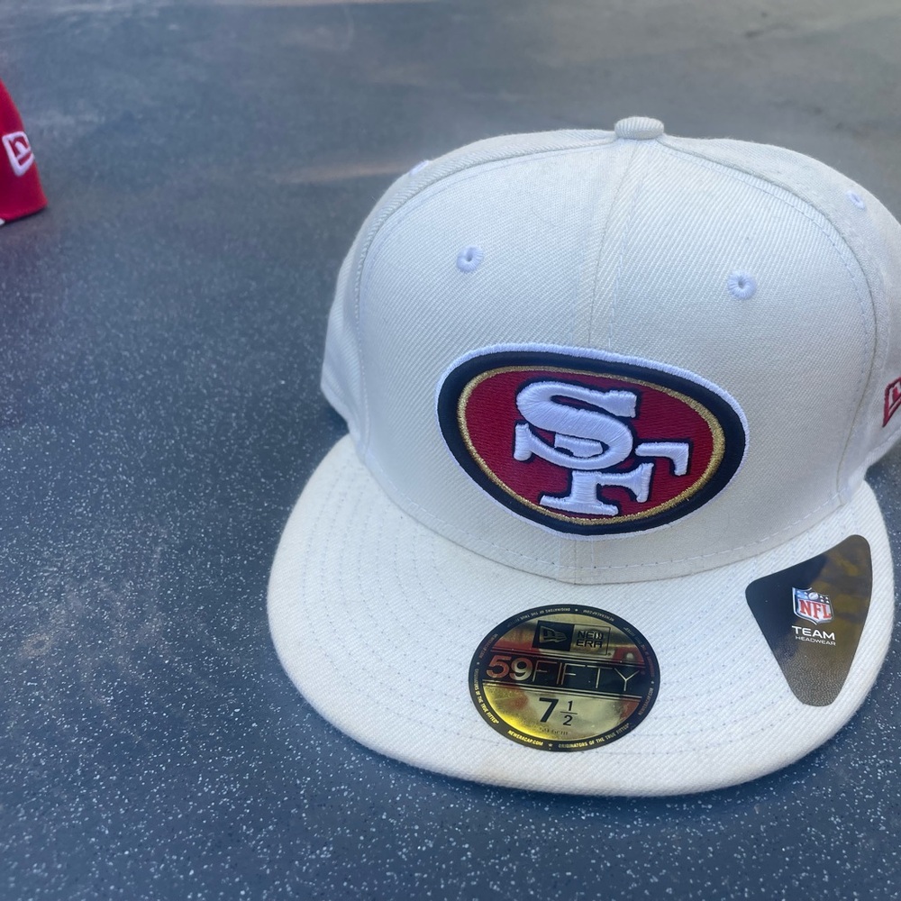 Brand new fitted hat 7 1/4 New Era 49ers hat cream with red and black